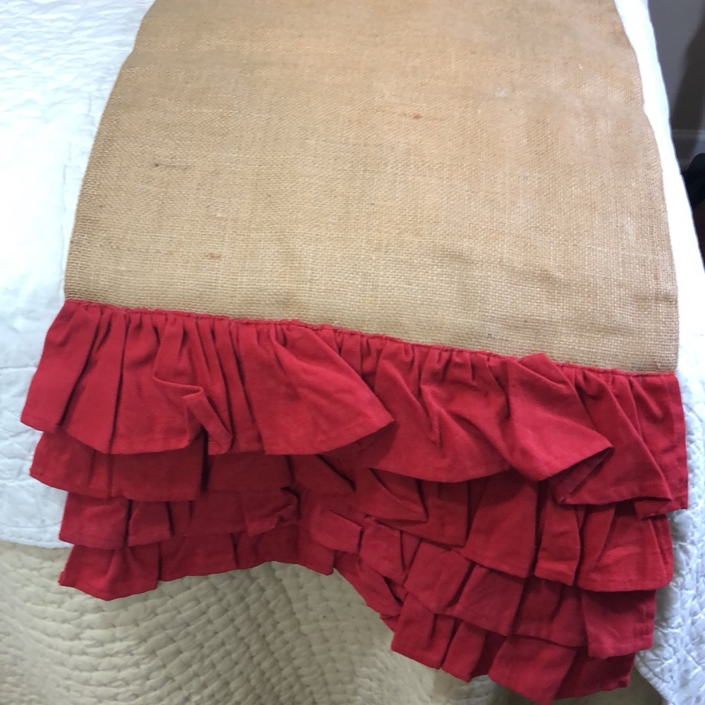 Christmas Burlap and Red Ruffle Table Runner - Picture 4 of 4